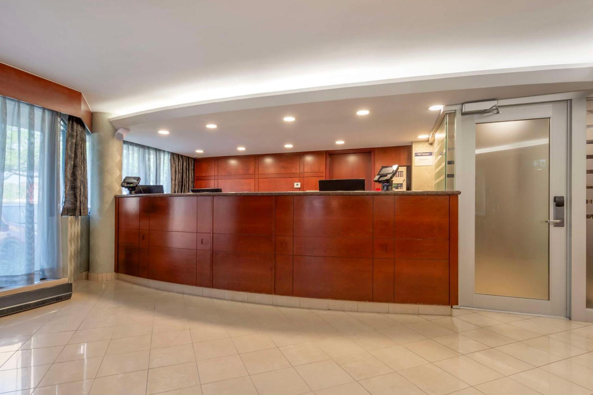 Best Western Plus Ottawa City Centre Екстериор снимка