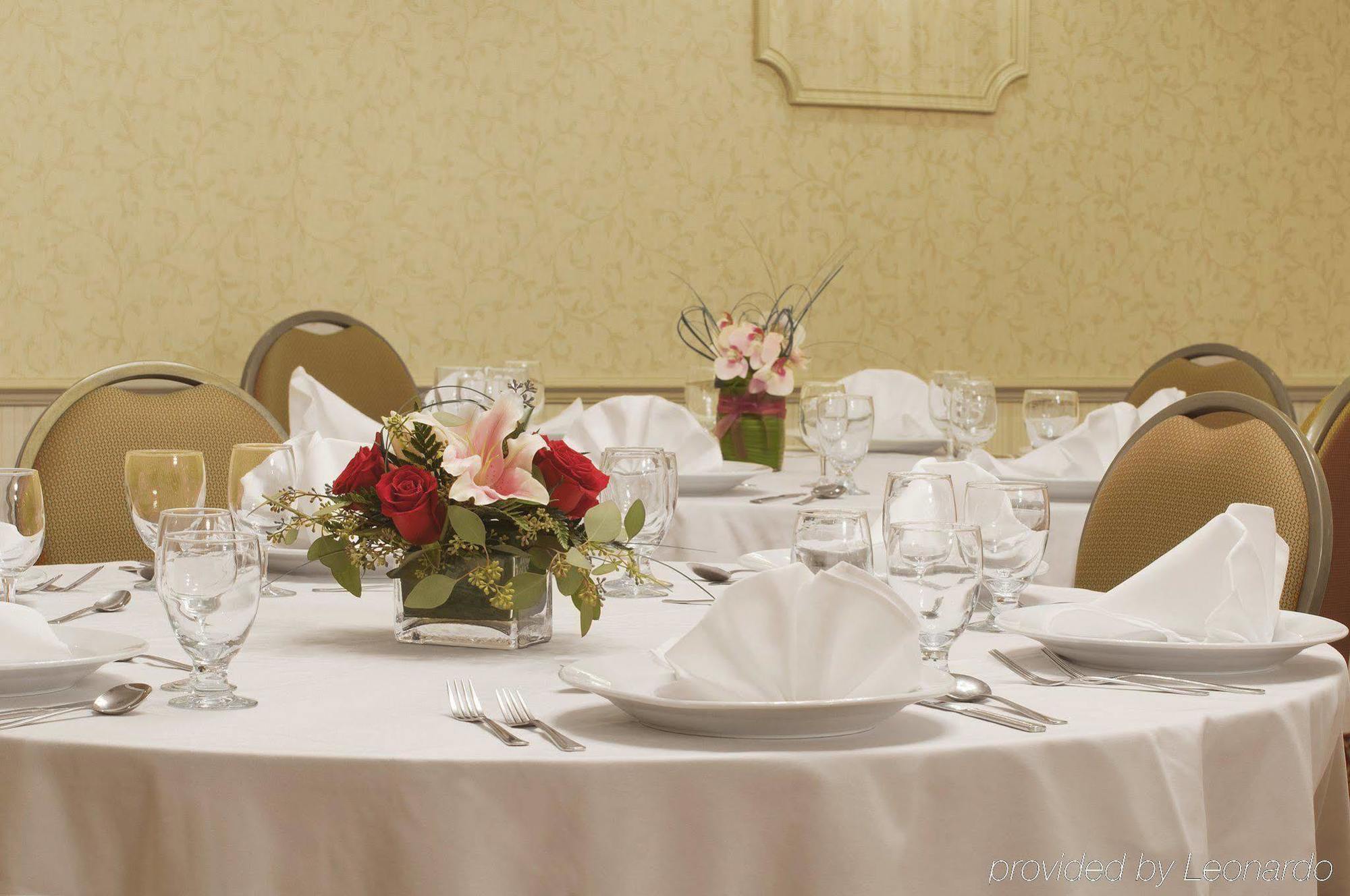 Best Western Plus Ottawa City Centre Ресторант снимка